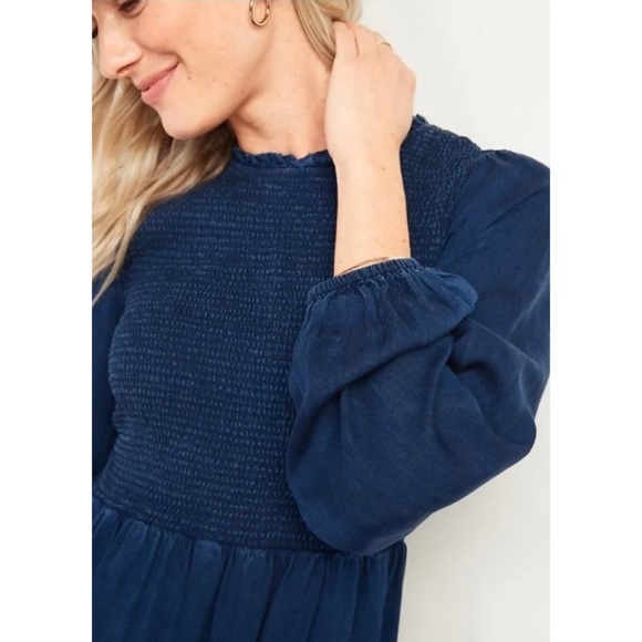 NWT Old Navy Smocked Chambray Fit & Flare Midi Dress Medium Tall - Picture 5 of 8